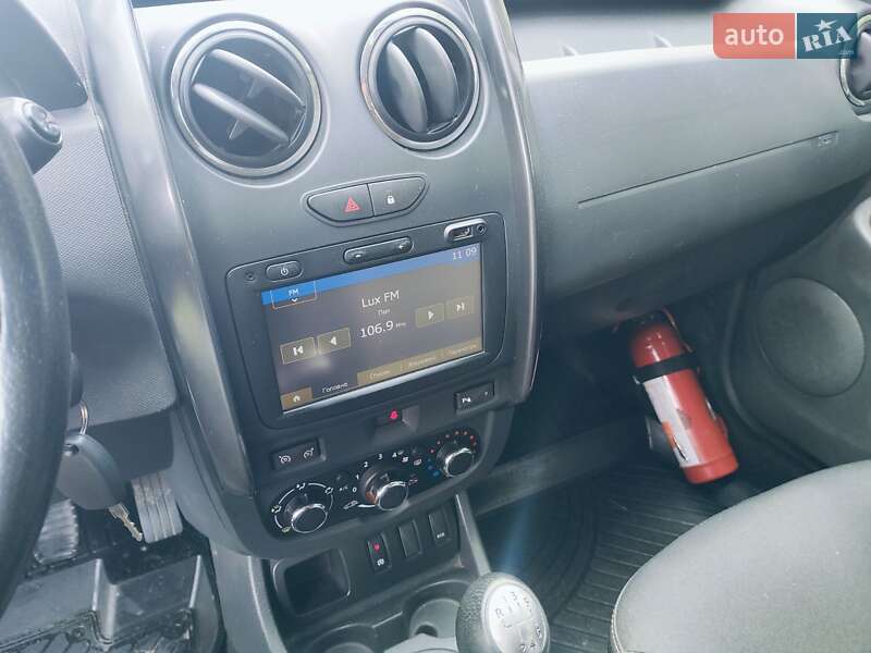 Позашляховик / Кросовер Dacia Duster 2016 в Луцьку