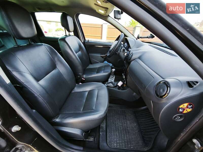 Позашляховик / Кросовер Dacia Duster 2010 в Тернополі
