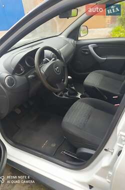 Внедорожник / Кроссовер Dacia Duster 2011 в 