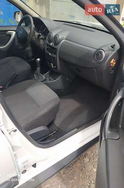 Внедорожник / Кроссовер Dacia Duster 2011 в 