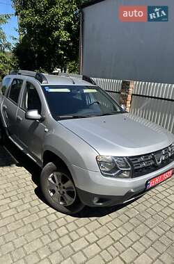 Позашляховик / Кросовер Dacia Duster 2014 в 