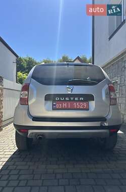 Позашляховик / Кросовер Dacia Duster 2014 в 