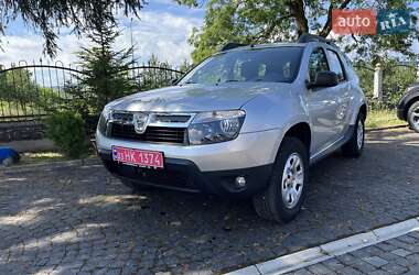 Позашляховик / Кросовер Dacia Duster 2012 в 