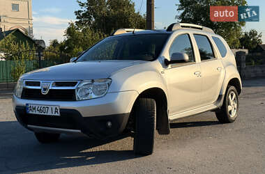 Позашляховик / Кросовер Dacia Duster 2010 в Звягелі