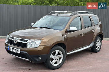 Внедорожник / Кроссовер Dacia Duster 2012 в 