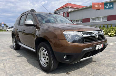 Позашляховик / Кросовер Dacia Duster 2010 в 