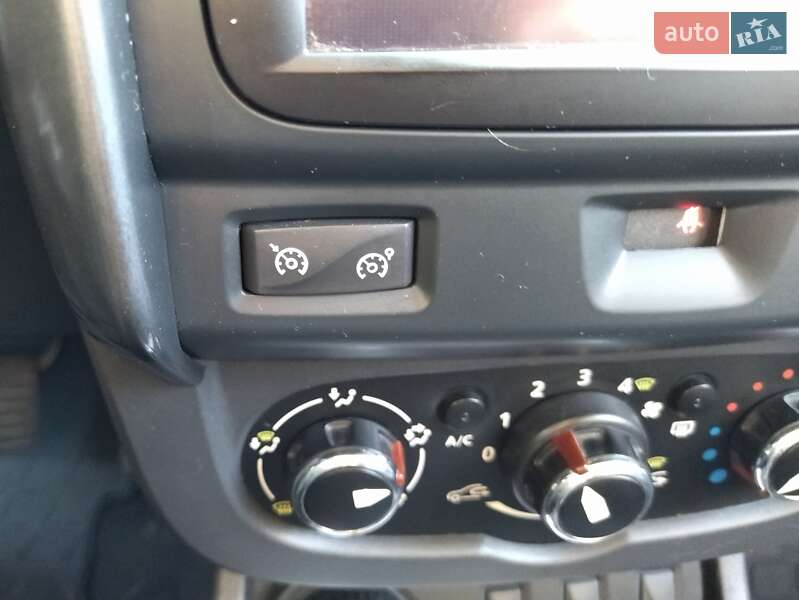 Позашляховик / Кросовер Dacia Duster 2015 в Львові фото 22 Позашляховик / Кросовер Dacia Duster 2015 в Львові