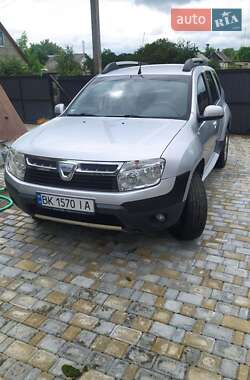 Позашляховик / Кросовер Dacia Duster 2011 в Вараші