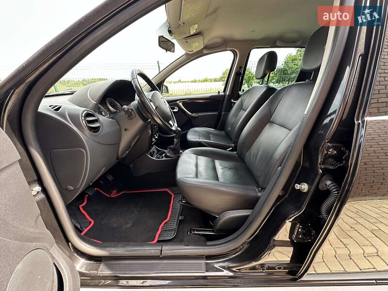 Позашляховик / Кросовер Dacia Duster 2012 в Луцьку