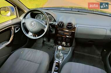 Внедорожник / Кроссовер Dacia Duster 2011 в 