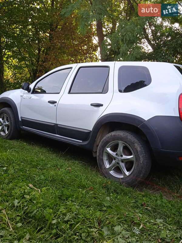 Позашляховик / Кросовер Dacia Duster 2011 в Калуші