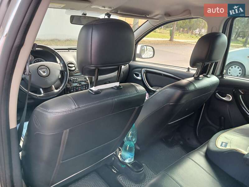 Позашляховик / Кросовер Dacia Duster 2011 в Тячеві