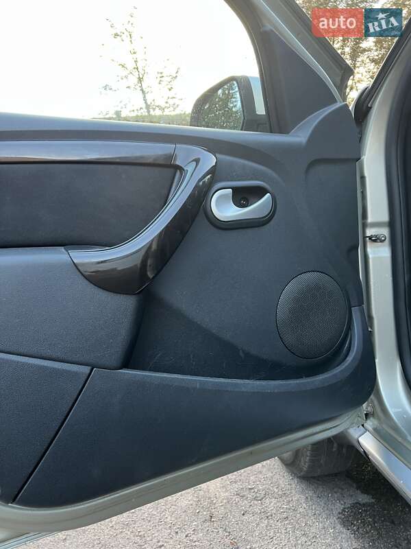 Позашляховик / Кросовер Dacia Duster 2011 в Ніжині фото 30 Позашляховик / Кросовер Dacia Duster 2011 в Ніжині