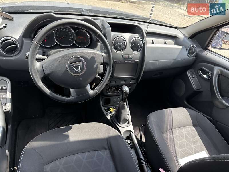Внедорожник / Кроссовер Dacia Duster 2015 в Нововолынске
