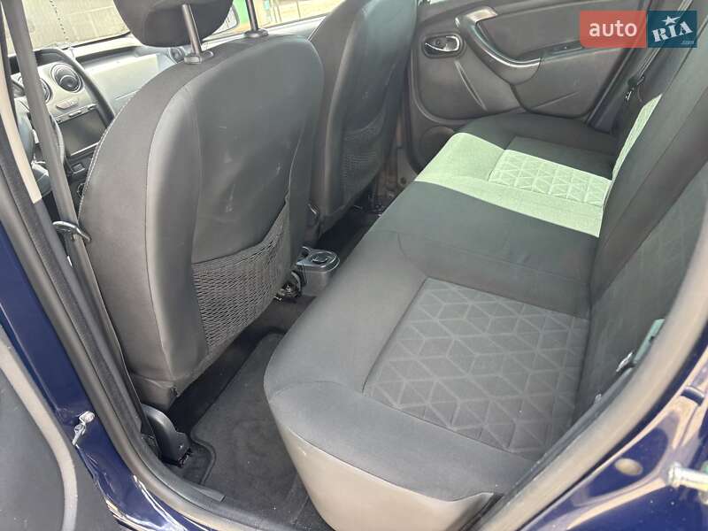 Внедорожник / Кроссовер Dacia Duster 2015 в Нововолынске