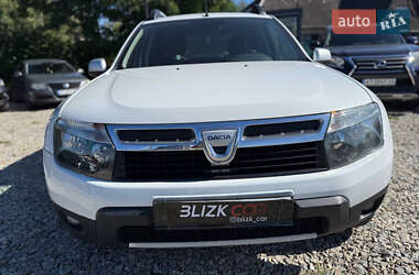 Позашляховик / Кросовер Dacia Duster 2011 в 