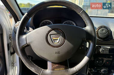 Позашляховик / Кросовер Dacia Duster 2011 в 