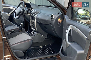 Внедорожник / Кроссовер Dacia Duster 2013 в 
