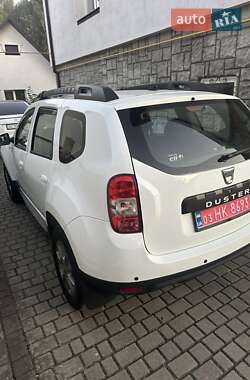 Позашляховик / Кросовер Dacia Duster 2014 в 