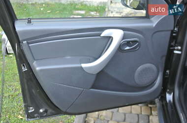 Внедорожник / Кроссовер Dacia Duster 2012 в 