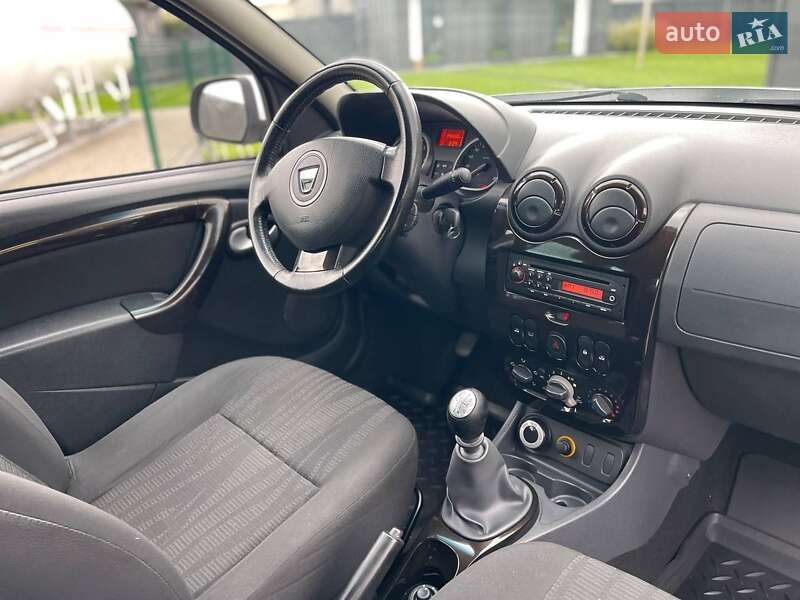 Позашляховик / Кросовер Dacia Duster 2010 в Радивиліві