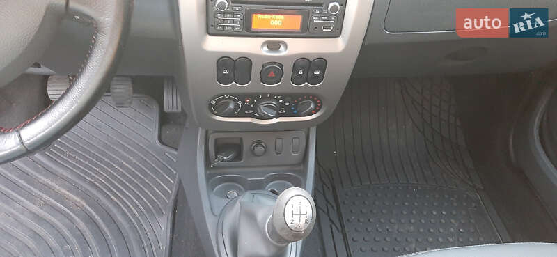 Позашляховик / Кросовер Dacia Duster 2013 в Чернігові