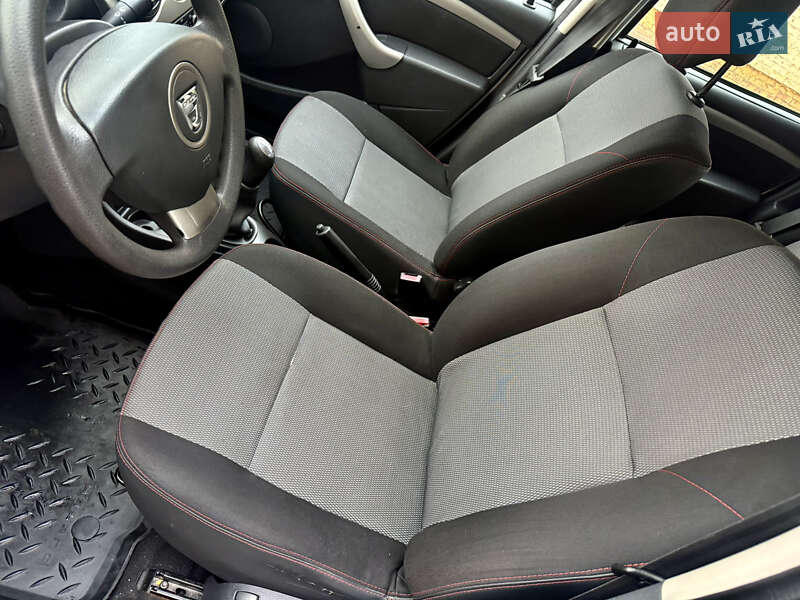 Внедорожник / Кроссовер Dacia Duster 2013 в Ровно