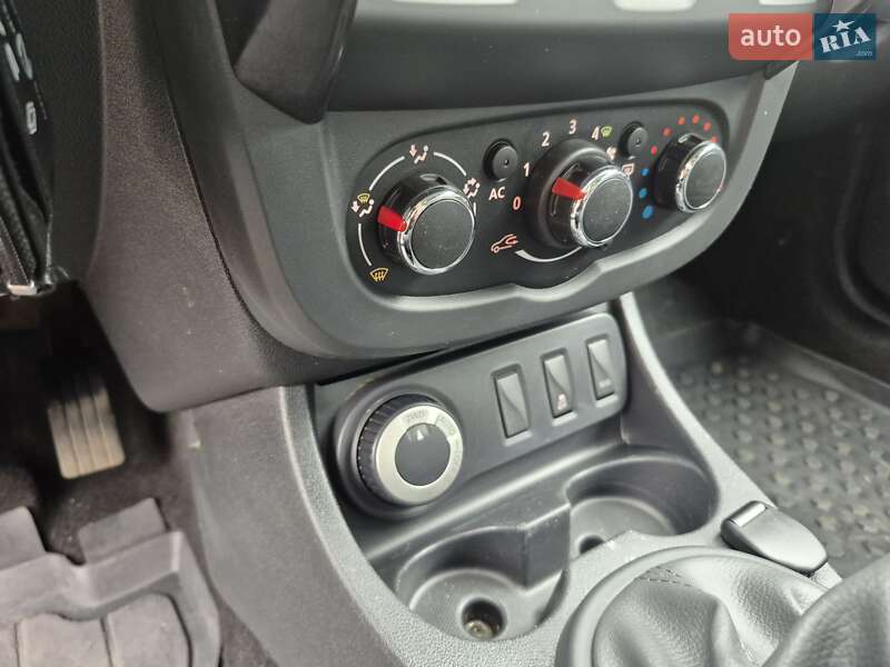 Внедорожник / Кроссовер Dacia Duster 2015 в Хороле фото 16 Внедорожник / Кроссовер Dacia Duster 2015 в Хороле