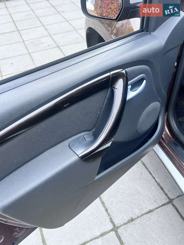 Внедорожник / Кроссовер Dacia Duster 2011 в Луцке фото 9 Внедорожник / Кроссовер Dacia Duster 2011 в Луцке