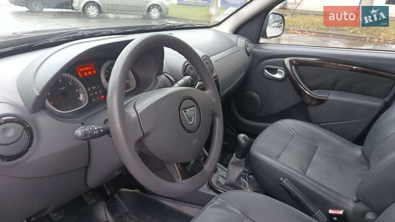 Позашляховик / Кросовер Dacia Duster 2011 в Івано-Франківську