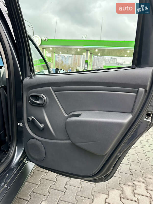 Внедорожник / Кроссовер Dacia Duster 2014 в Киеве фото 40 Внедорожник / Кроссовер Dacia Duster 2014 в Киеве