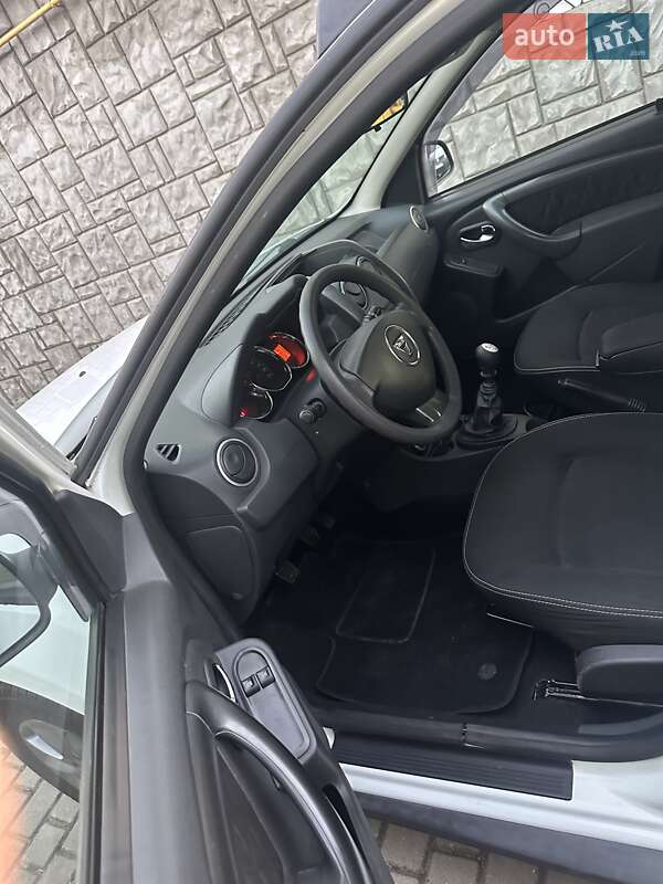 Внедорожник / Кроссовер Dacia Duster 2014 в Луцке фото 30 Внедорожник / Кроссовер Dacia Duster 2014 в Луцке
