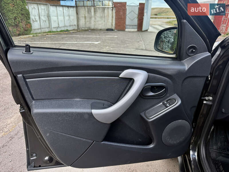 Позашляховик / Кросовер Dacia Duster 2014 в Рівному