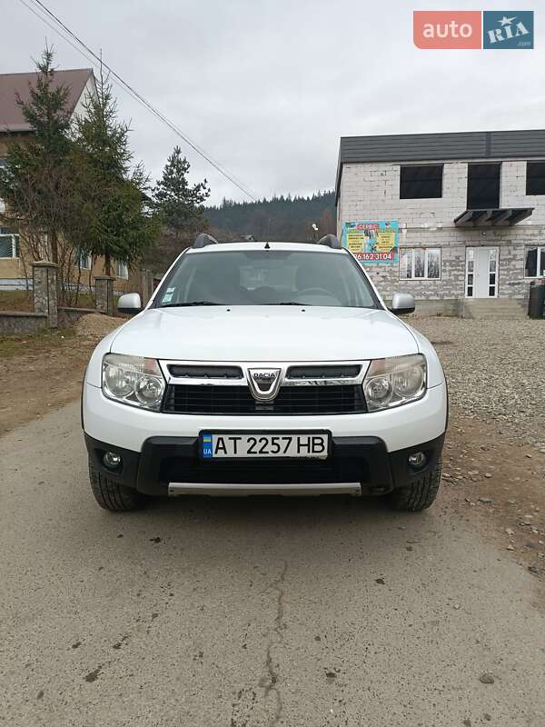 Позашляховик / Кросовер Dacia Duster 2011 в Верховині