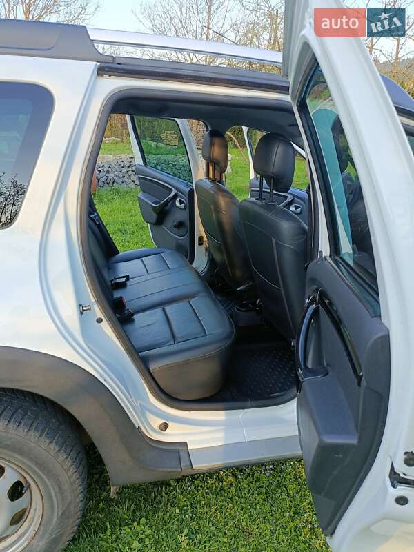 Позашляховик / Кросовер Dacia Duster 2011 в Верховині