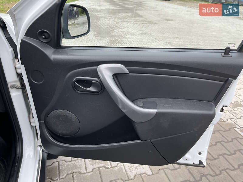 Внедорожник / Кроссовер Dacia Duster 2010 в Калуше фото 37 Внедорожник / Кроссовер Dacia Duster 2010 в Калуше