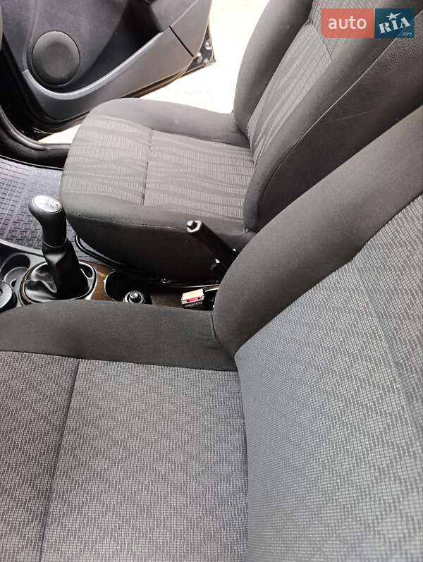 Внедорожник / Кроссовер Dacia Duster 2010 в Киверцах