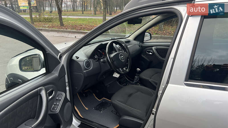 Позашляховик / Кросовер Dacia Duster 2015 в Умані