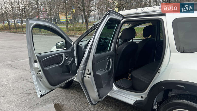 Позашляховик / Кросовер Dacia Duster 2015 в Умані