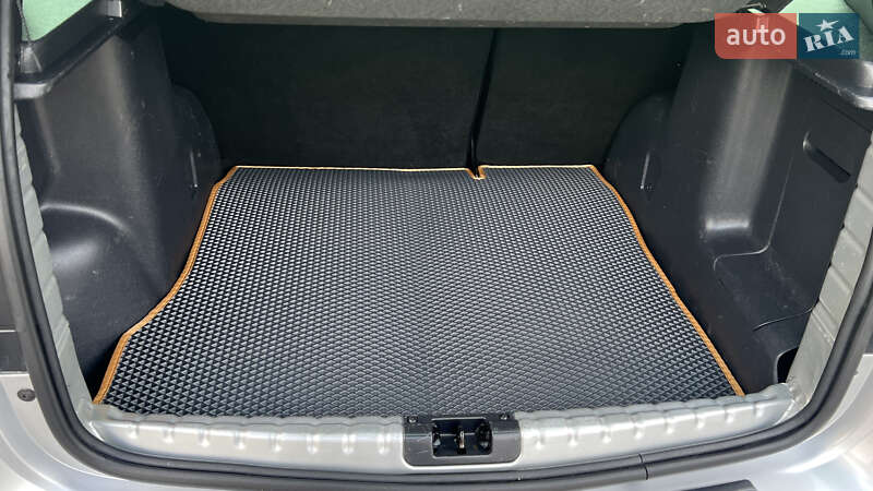 Позашляховик / Кросовер Dacia Duster 2015 в Умані