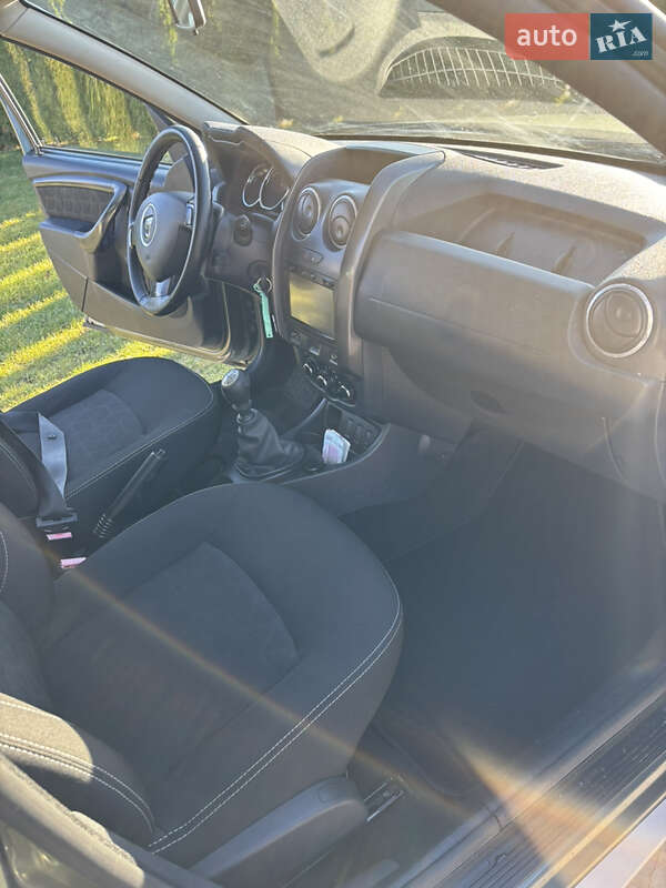 Позашляховик / Кросовер Dacia Duster 2015 в Тернополі