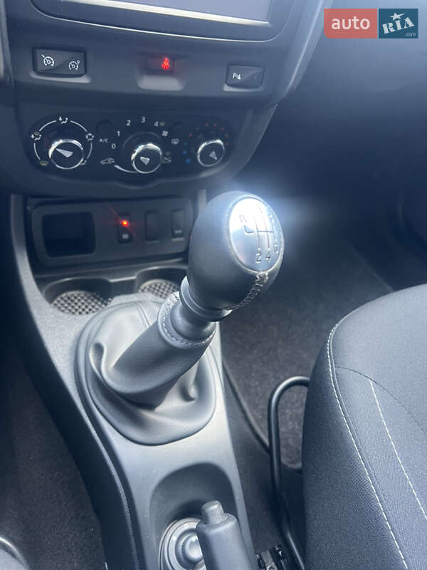 Позашляховик / Кросовер Dacia Duster 2016 в Харкові фото 4 Позашляховик / Кросовер Dacia Duster 2016 в Харкові