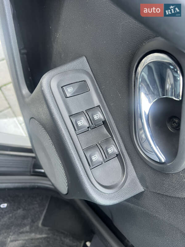 Позашляховик / Кросовер Dacia Duster 2016 в Харкові фото 8 Позашляховик / Кросовер Dacia Duster 2016 в Харкові