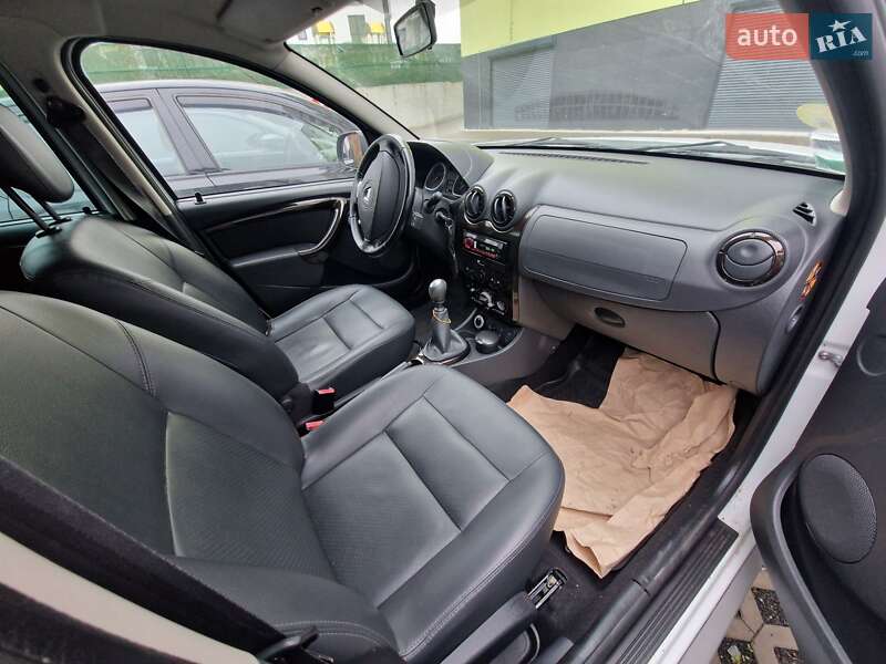 Внедорожник / Кроссовер Dacia Duster 2011 в Луцке фото 29 Внедорожник / Кроссовер Dacia Duster 2011 в Луцке