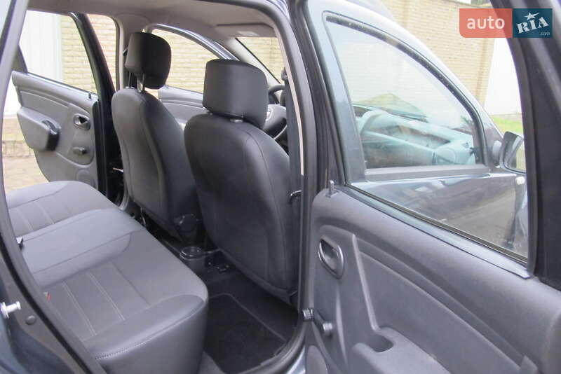 Внедорожник / Кроссовер Dacia Duster 2014 в Киеве