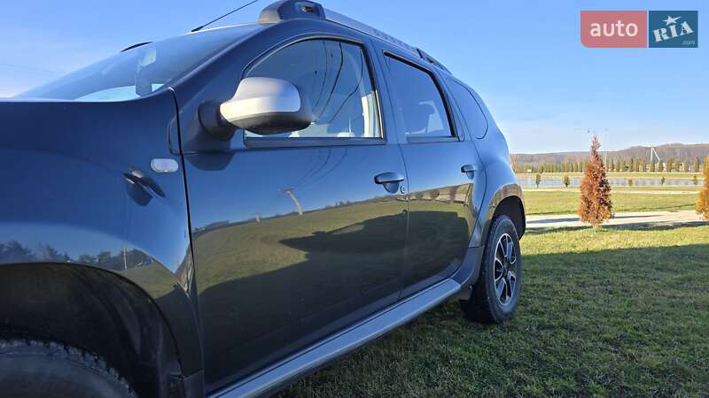 Позашляховик / Кросовер Dacia Duster 2016 в Чернівцях