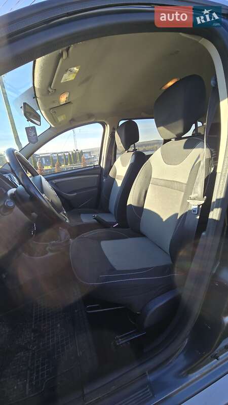 Позашляховик / Кросовер Dacia Duster 2016 в Чернівцях