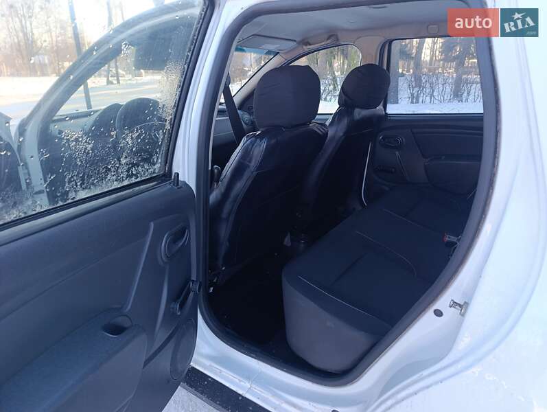 Позашляховик / Кросовер Dacia Duster 2016 в Звягелі фото 12 Позашляховик / Кросовер Dacia Duster 2016 в Звягелі