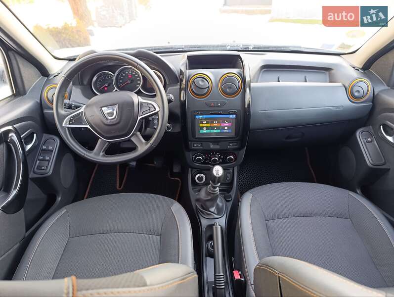 Внедорожник / Кроссовер Dacia Duster 2017 в Золочеве