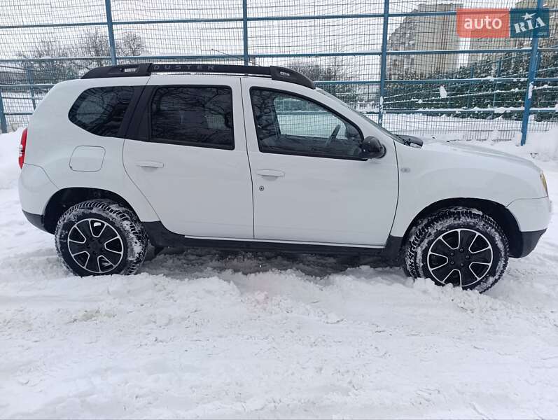 Внедорожник / Кроссовер Dacia Duster 2016 в Золочеве